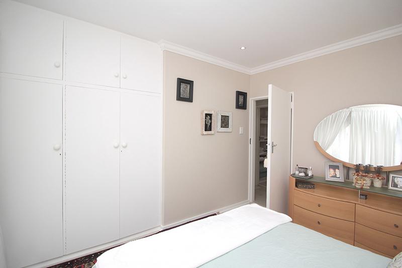 4 Bedroom Property for Sale in Hartenbos Heuwels Western Cape